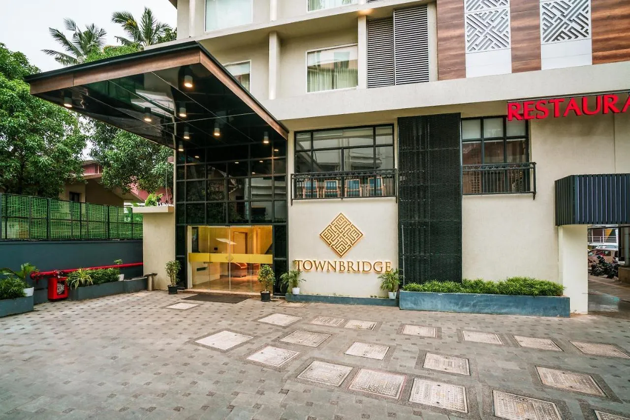 Townbridge Hotels & Suites Kochi