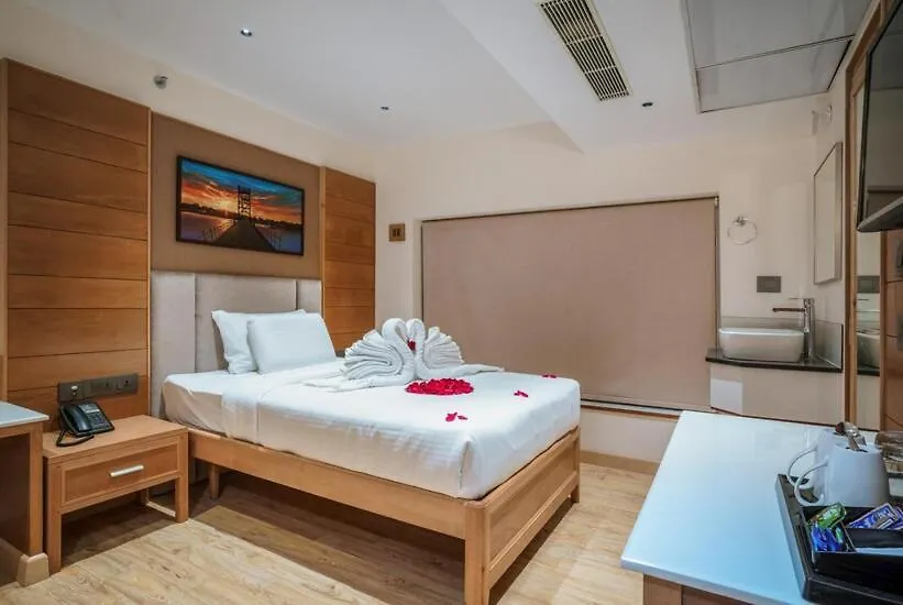 Townbridge Hotels & Suites Kochi 0*,